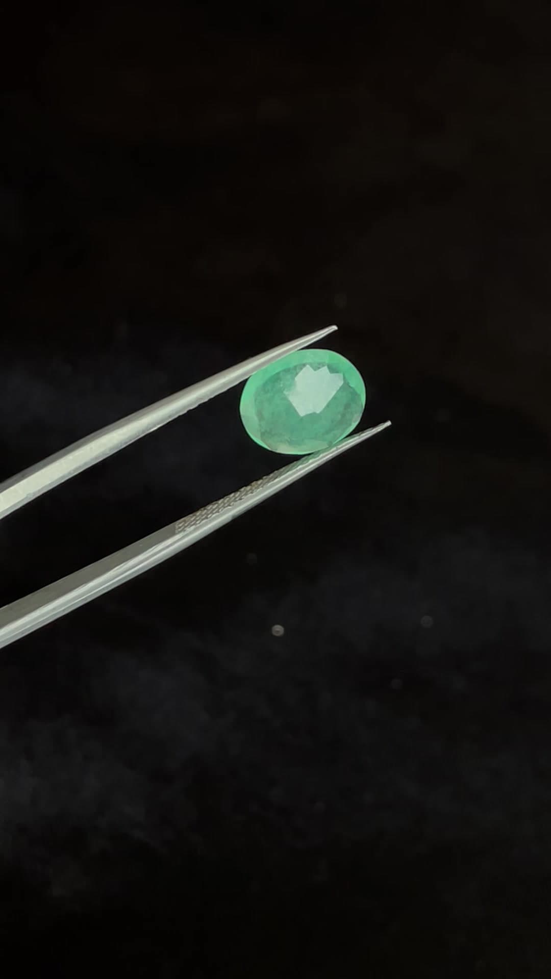 Natural Quartz (Dyed) 3.00 Ratti  Gemstone
