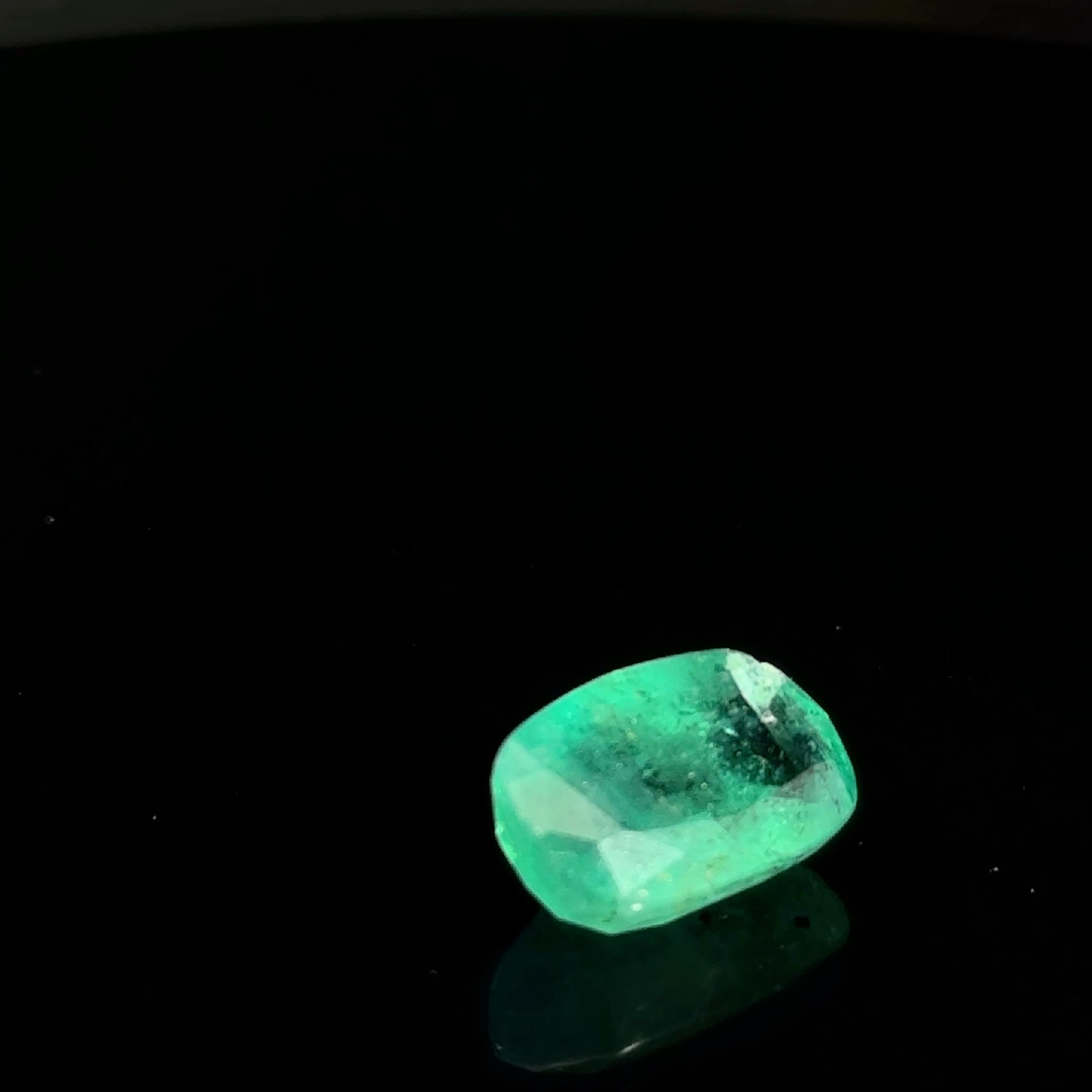 Zambian Emerald - Panna 8.25 Ratti  Natural Gemstone