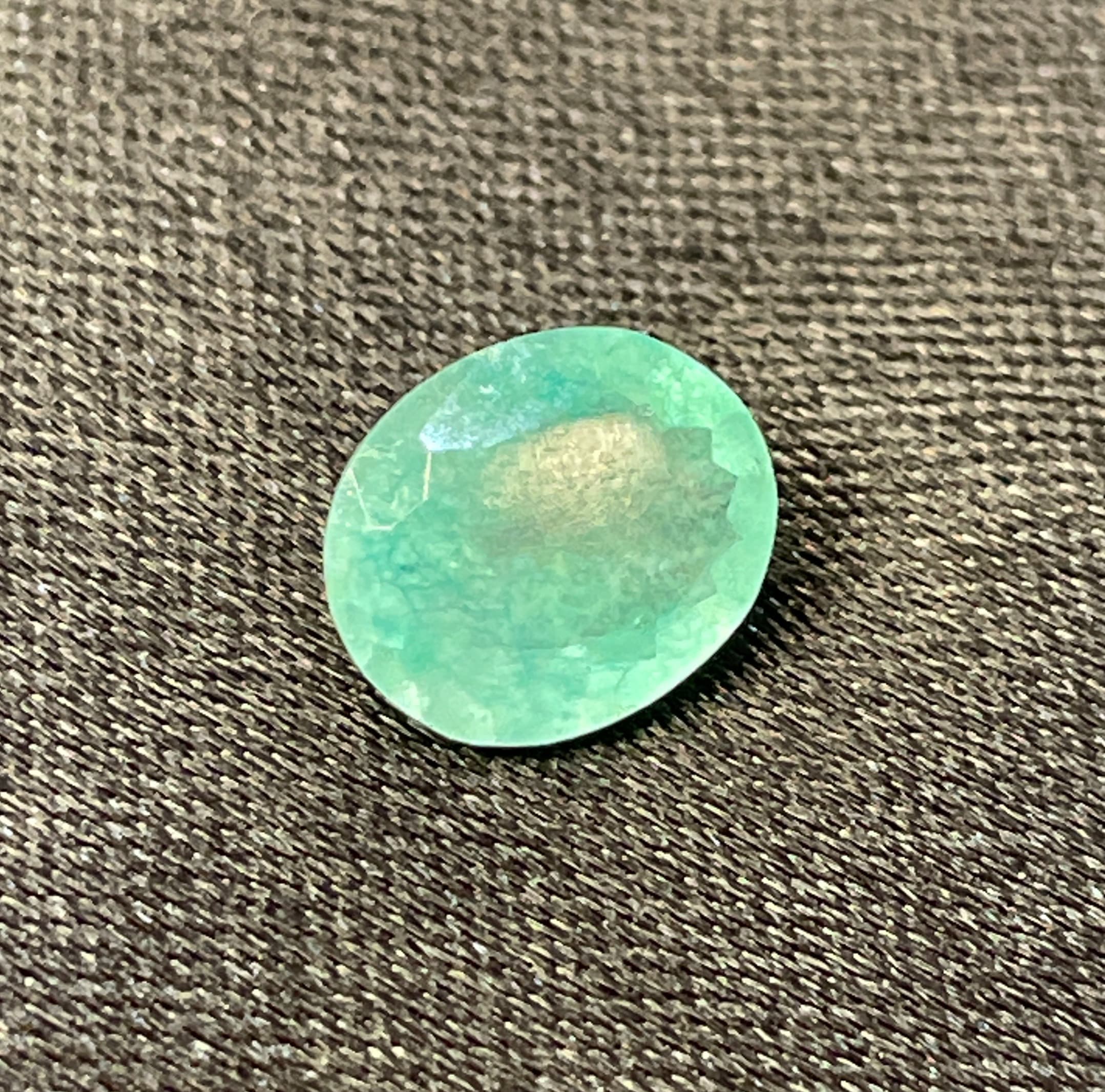 Natural Quartz (Dyed) 3.00 Ratti  Gemstone