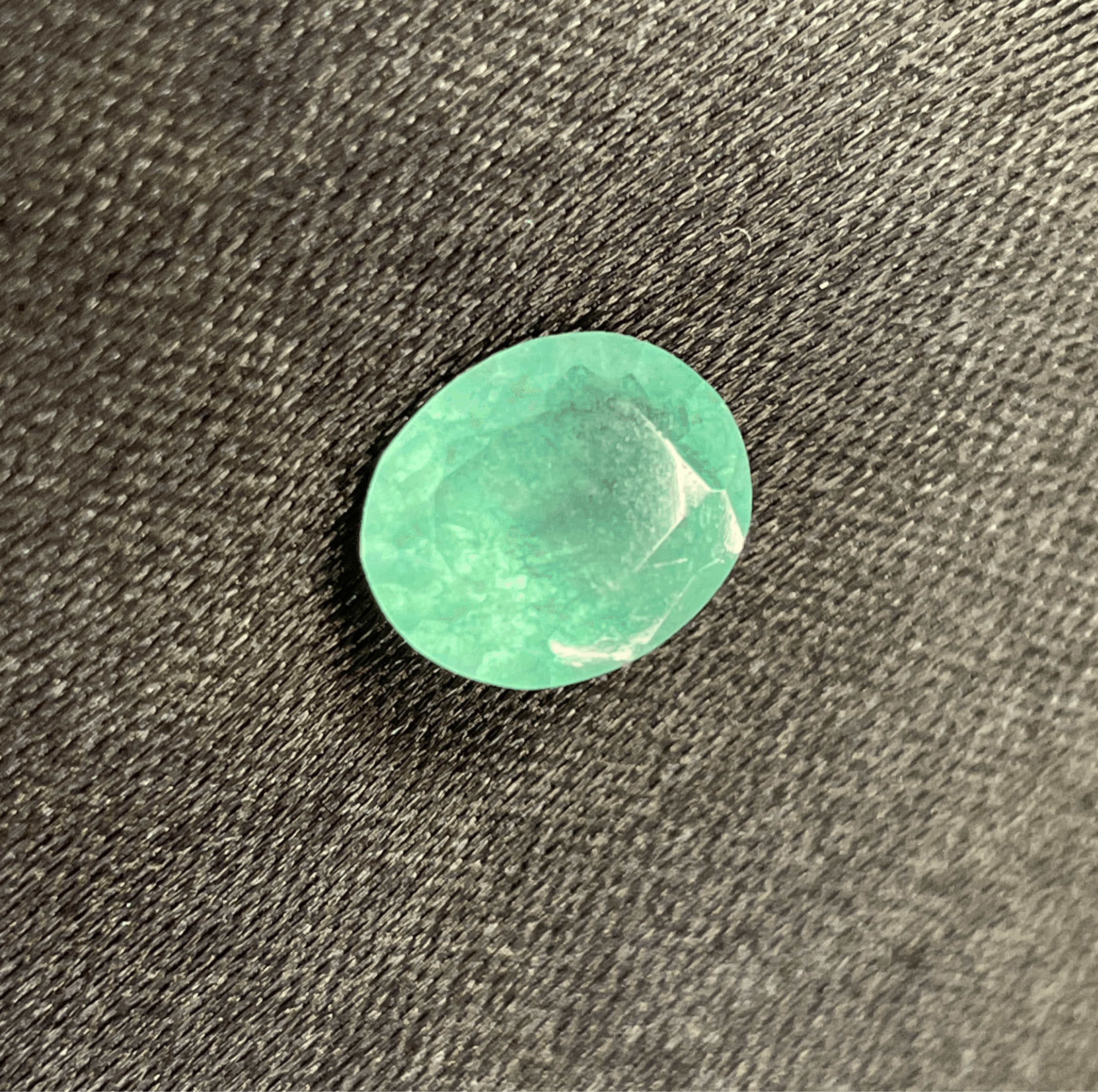Natural Quartz (Dyed) 3.00 Ratti Gemstone